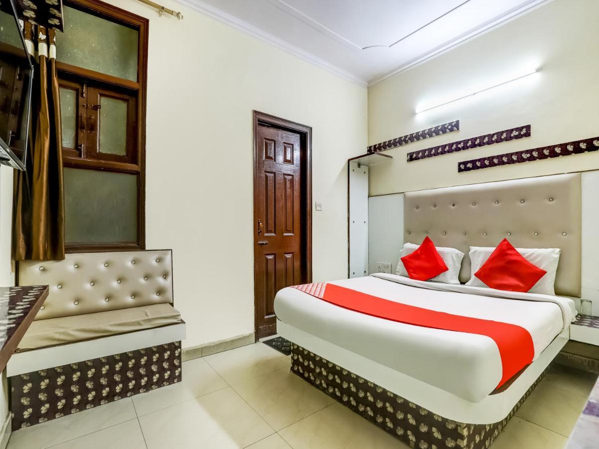Oyo 75948 Hotel Tushar Continental ニューデリー エクステリア 写真