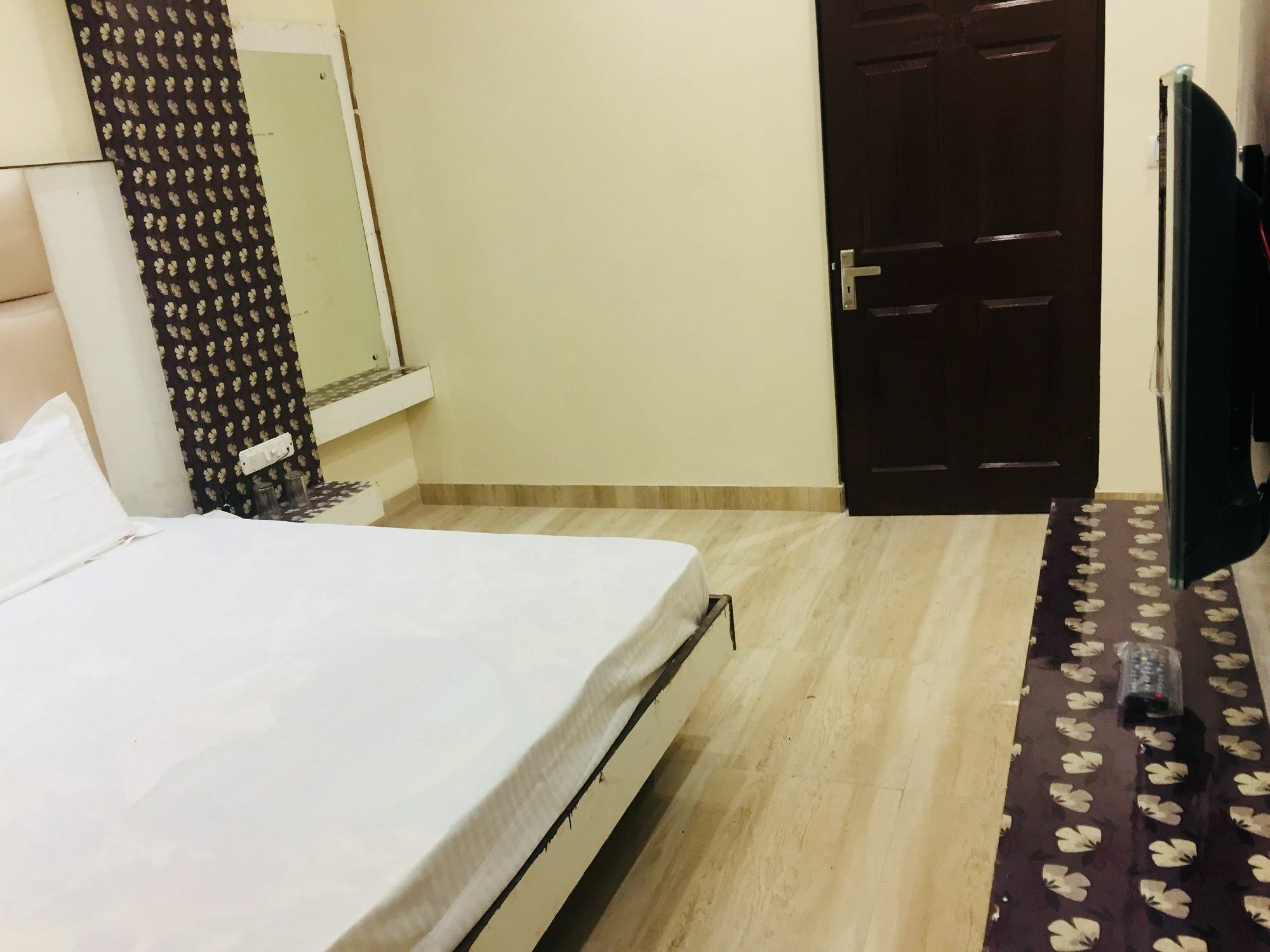 Oyo 75948 Hotel Tushar Continental ニューデリー エクステリア 写真